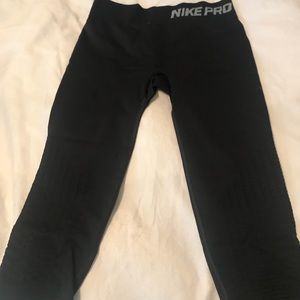 Nike Pro crop leggings
